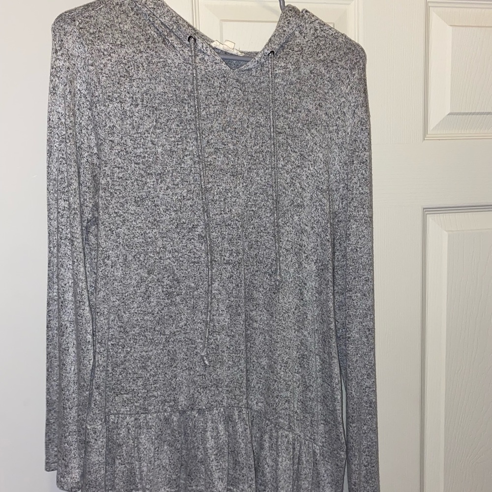 Super cute light sweatshirt